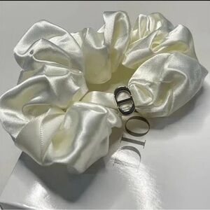 DIOR Beauty Silky Hair Scrunchie Cream NIB - Absolutely Stunning! Gift-able 🎁